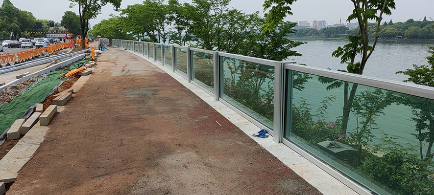 4.25玻璃防洪墙图88xiugaiwan.jpg 4.25玻璃防洪墙图88xiugaiwan.jpg