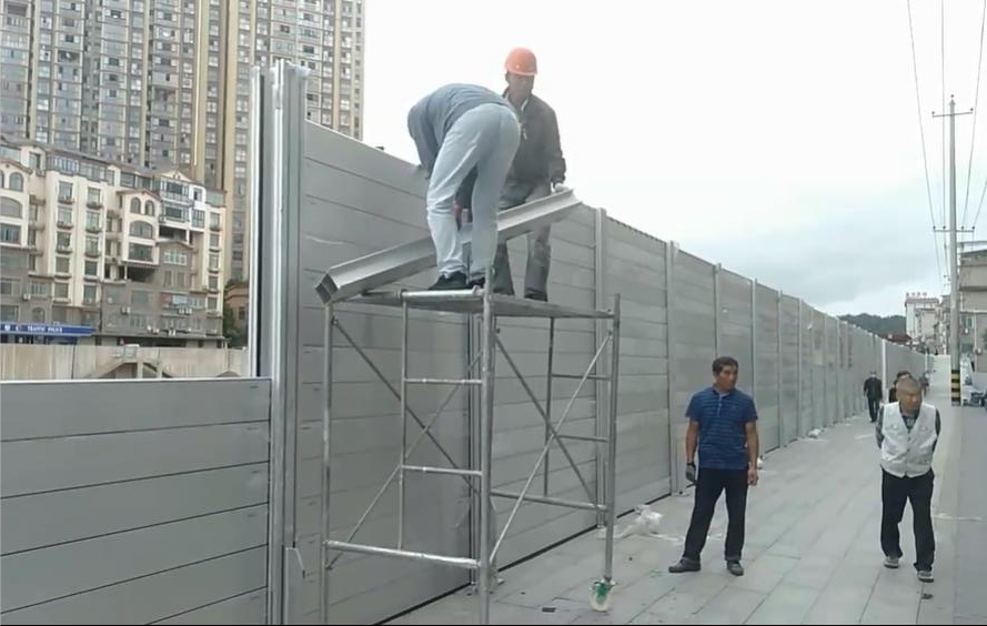 铝合金防洪墙筑起安全防线—-湖南河道防洪工程成功案例